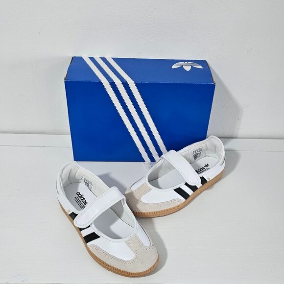Shoes - Picture 1 of 8